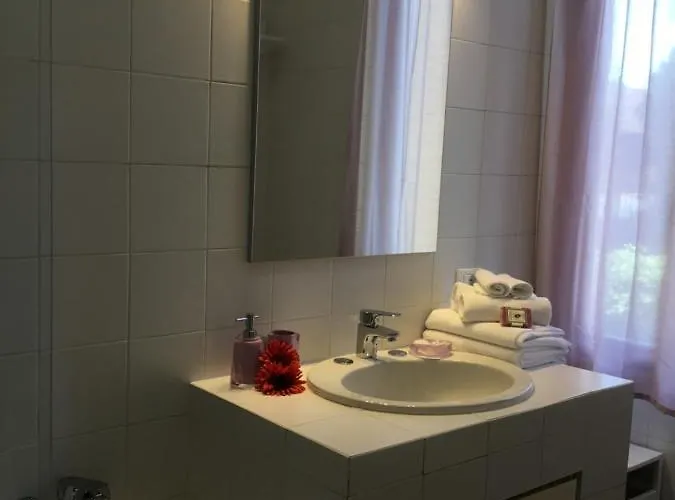 Comolakehome A Due Passi Dal דירה